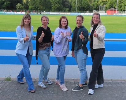Fünf von unseren acht Trainerinnen.